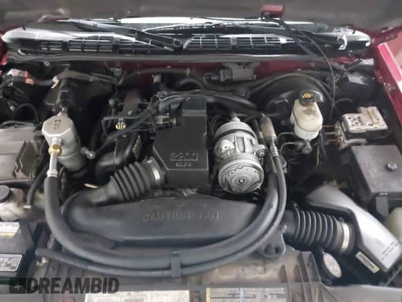 2003 Chevrolet S-10 LS z VIN 1GCCS19H138142854, wystawiony jako IAAI lot #41395488 z przebiegiem 81 537 mil mil oraz . Historia ofert i sprzedaży dostępna na DreamBid. Obrazek 10.