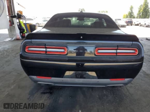 2018 Dodge Challenger SRT Hellcat with VIN 2C3CDZC9XJH154474, listed as a Copart auction lot 61215205 with 68,412 mi miles and Salvage title. Bid and sale history available at DreamBid. Image 6.