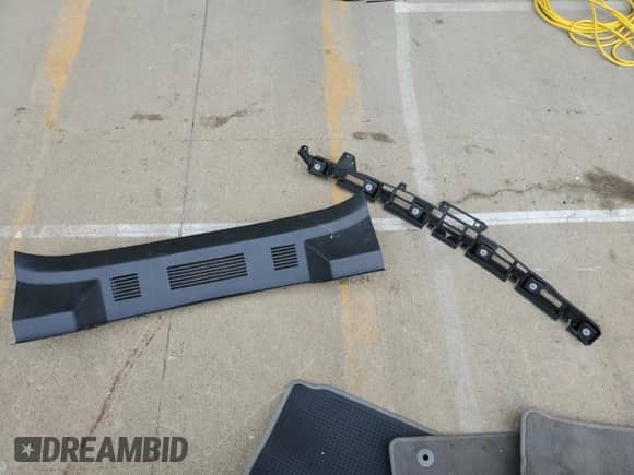 2019 Chevrolet Impala LT с VIN 2G11Z5S35K9141534, выставлен на аукционе Copart как лот 61069585 с пробегом 75 082 миль миль и На запчасти • Non repairable. История ставок и продаж доступна на DreamBid. Изображение 12.