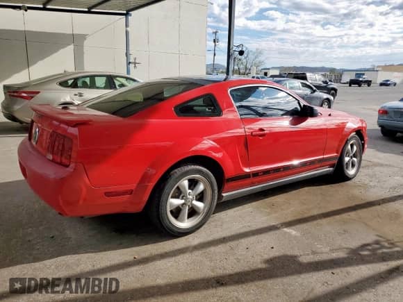 2009 Ford Mustang z VIN 1ZVHT80N995132207, wystawiony jako Copart lot #82106325 z przebiegiem 172 129 mil mil oraz Szkoda całkowita • Salvage title. Historia ofert i sprzedaży dostępna na DreamBid. Obrazek 3.
