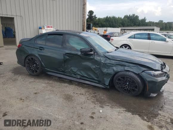 2025 BMW M3 z VIN WBS23HJ01SFU16032, wystawiony jako Copart lot #68859555 z przebiegiem 3 877 mil mil oraz Szkoda całkowita • Salvage title. Historia ofert i sprzedaży dostępna na DreamBid. Obrazek 4.