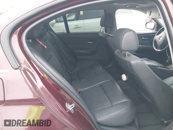 2010 BMW 3 Series 328i с VIN WBAPH5C59AA439122, выставлен на аукционе IAAI как лот 43225814 с пробегом 177 390 миль миль и . История ставок и продаж доступна на DreamBid. Изображение 8.