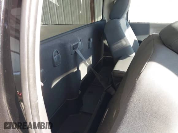 2010 Dodge 1500 Sport z VIN 3D7JV1ET4AG183565, wystawiony jako IAAI lot #41261584 z przebiegiem 124 281 mil mil oraz . Historia ofert i sprzedaży dostępna na DreamBid. Obrazek 8.