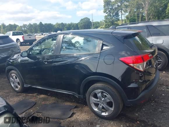 2021 Honda HR-V LX with VIN 3CZRU6H33MM747988, listed as a IAAI auction lot 43163400 with 30,223 mi miles and . Bid and sale history available at DreamBid. Image 14.