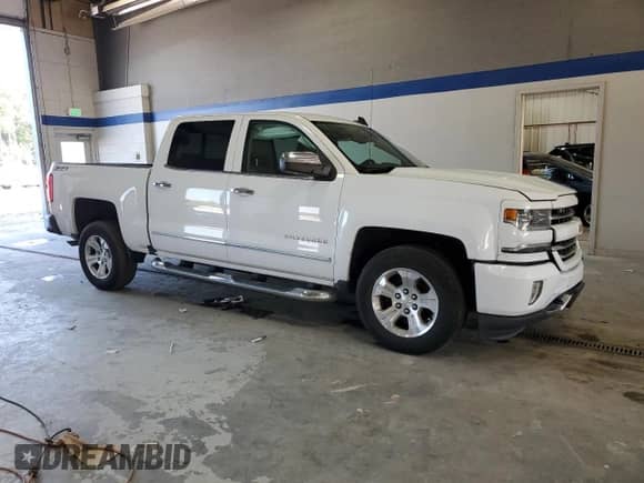 2017 Chevrolet Silverado 1500 LTZ z VIN 3GCUKSEC0HG183479, wystawiony jako Copart lot #81654065 z przebiegiem 149 924 mil mil oraz Czysty tytuł • Clean title. Historia ofert i sprzedaży dostępna na DreamBid. Obrazek 4.