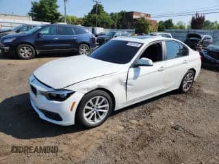 2017 BMW 3 Series 320i xDrive z VIN WBA8A3C35HK692616, wystawiony jako Copart lot #68328755 z przebiegiem 97 662 mil mil oraz Szkoda całkowita • Salvage title. Historia ofert i sprzedaży dostępna na DreamBid. Obrazek 1.