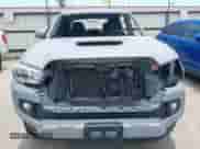 2019 Toyota Tacoma SR5 с VIN 3TMAZ5CN2KM096096, выставлен на аукционе IAAI как лот 42268939 с пробегом 82 935 миль миль и . История ставок и продаж доступна на DreamBid. Изображение 13.