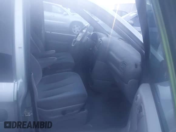 2003 Dodge Caravan SE with VIN 1D8GP24R73B327598, listed as a IAAI auction lot 43183313 with 216,960 mi miles and . Bid and sale history available at DreamBid. Image 5.