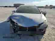 2019 Toyota Corolla XLE z VIN 5YFBURHE5KP873396, wystawiony jako Copart lot #82557275 z przebiegiem 117 961 mil mil oraz Czysty tytuł • Clean title. Historia ofert i sprzedaży dostępna na DreamBid. Obrazek 5.