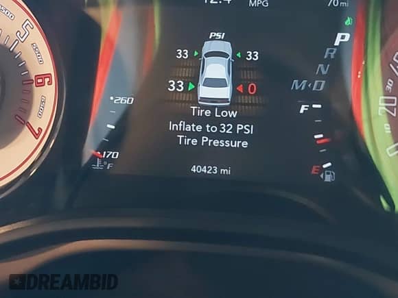 2022 Dodge Challenger R/T Scat Pack Widebody z VIN 2C3CDZFJ2NH226814, wystawiony jako IAAI lot #43205998 z przebiegiem 40 423 mil mil oraz . Historia ofert i sprzedaży dostępna na DreamBid. Obrazek 15.