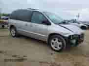 2000 Dodge Caravan SE с VIN 1B4GP45R5YB600082, выставлен на аукционе Copart как лот 54275375 с пробегом 216 840 миль миль и Списание • Salvage title. История ставок и продаж доступна на DreamBid. Изображение 4.