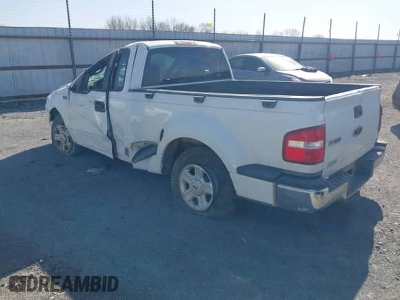 2004 Ford F-150 STX z VIN 1FTRF02W24KD78421, wystawiony jako IAAI lot #41834609 z przebiegiem 213 676 mil mil oraz . Historia ofert i sprzedaży dostępna na DreamBid. Obrazek 3.