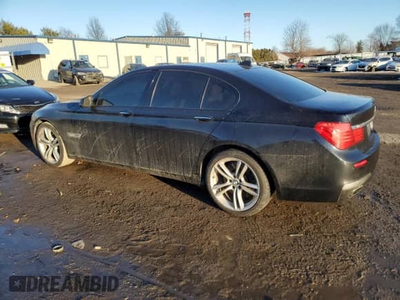 2010 BMW 7 Series 750i с VIN WBAKA8C58ACY35952, выставлен на аукционе Copart как лот 88684395 с пробегом 87 767 миль миль и Списание • Salvage title. История ставок и продаж доступна на DreamBid. Изображение 2.