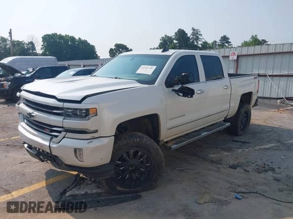 2017 Chevrolet Silverado 1500 LTZ z VIN 3GCUKSEC7HG489756, wystawiony jako IAAI lot #42365780 z przebiegiem 94 422 mil mil oraz . Historia ofert i sprzedaży dostępna na DreamBid. Obrazek 17.