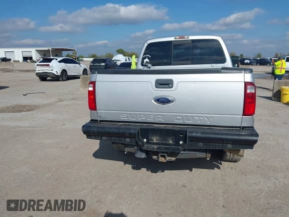 2015 Ford F-250 Lariat z VIN 1FT7W2BT6FEA39039, wystawiony jako IAAI lot #43528636 z przebiegiem 247 510 mil mil oraz . Historia ofert i sprzedaży dostępna na DreamBid. Obrazek 16.