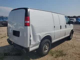 2022 Chevrolet Express Cargo z VIN 1GCWGAF73N1238880, wystawiony jako Copart lot #80589515 z przebiegiem 59 989 mil mil oraz Szkoda całkowita • Salvage title. Historia ofert i sprzedaży dostępna na DreamBid. Obrazek 3.