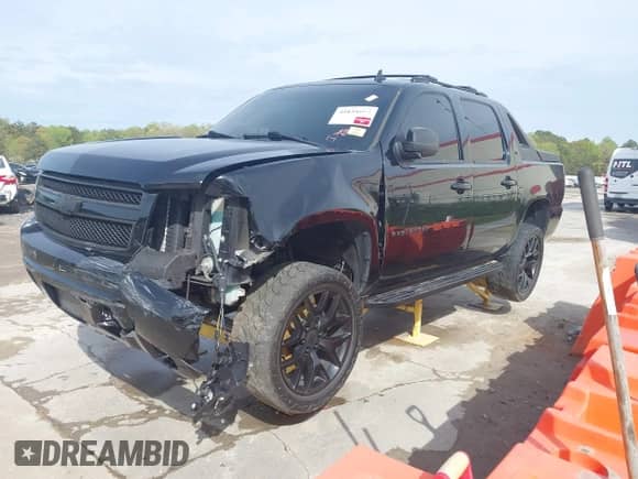 2011 Chevrolet Avalanche LT с VIN 3GNTKFE35BG256847, выставлен на аукционе IAAI как лот 41854804 с пробегом 206 571 миль миль и . История ставок и продаж доступна на DreamBid. Изображение 17.