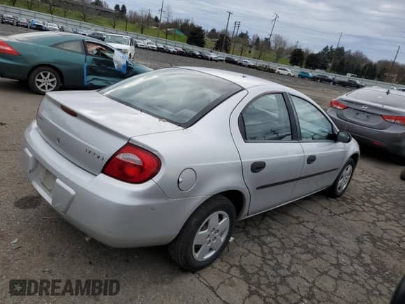 2004 Dodge Neon SE z VIN 1B3ES26C64D539980, wystawiony jako Copart lot #85826044 z przebiegiem 110 018 mil mil oraz Czysty tytuł • Clean title. Historia ofert i sprzedaży dostępna na DreamBid. Obrazek 3.