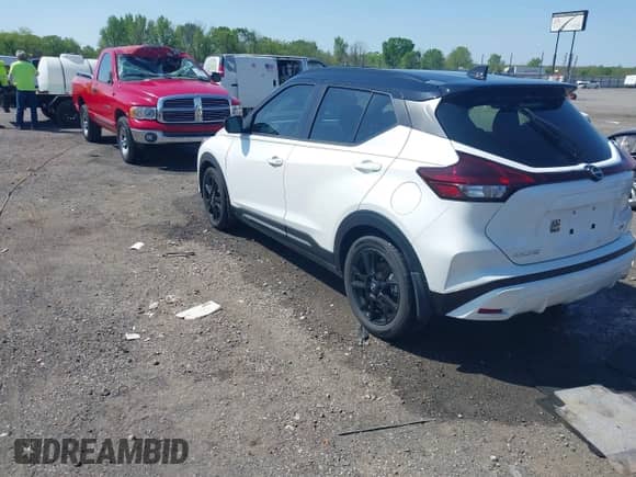 2024 Nissan Kicks SR с VIN 3N1CP5DV1RL541377, выставлен на аукционе IAAI как лот 41984101 с пробегом 14 035 миль миль и . История ставок и продаж доступна на DreamBid. Изображение 3.