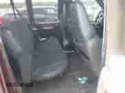 2002 Chevrolet Express с VIN 1GNFG15RX21206627, выставлен на аукционе IAAI как лот 42907319 с пробегом 222 678 миль миль и . История ставок и продаж доступна на DreamBid. Изображение 8.