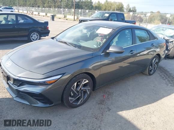 2025 Hyundai Elantra SEL Convenience с VIN KMHLS4DG4SU024718, выставлен на аукционе IAAI как лот 43247320 с пробегом 9 552 миль миль и . История ставок и продаж доступна на DreamBid. Изображение 17.