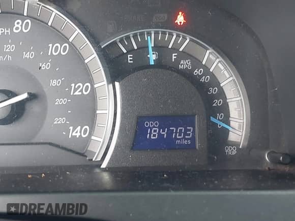 2014 Toyota Camry L z VIN 4T1BF1FK6EU354364, wystawiony jako IAAI lot #43115406 z przebiegiem 184 703 mil mil oraz . Historia ofert i sprzedaży dostępna na DreamBid. Obrazek 15.