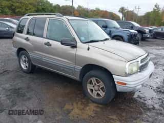 2003 Chevrolet Tracker z VIN 2CNBJ134136929521, wystawiony jako IAAI lot #43433015 z przebiegiem 96 889 mil mil oraz . Historia ofert i sprzedaży dostępna na DreamBid. Obrazek 1.