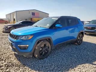 2019 Jeep Compass Altitude with VIN 3C4NJCBB3KT743292, listed as a Copart auction lot 70115335 with 59,561 mi miles and Salvage title. Bid and sale history available at DreamBid. Image 1.