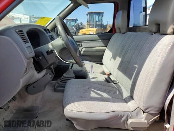 1998 Nissan Frontier XE z VIN 1N6DD21S2WC364538, wystawiony jako Copart lot #62867545 z przebiegiem 261 987 mil mil oraz Szkoda całkowita • Salvage title. Historia ofert i sprzedaży dostępna na DreamBid. Obrazek 7.