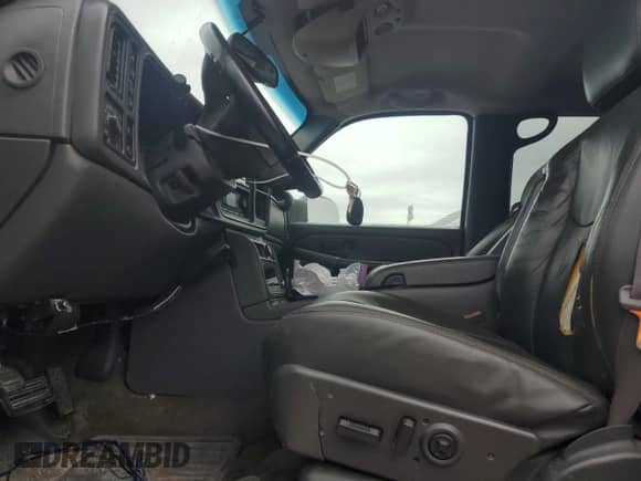2004 Chevrolet Silverado 3500 SRW с VIN 1GCHK33294F215441, выставлен на аукционе Copart как лот 75124814 с пробегом Не указан миль и Списание • Salvage title. История ставок и продаж доступна на DreamBid. Изображение 7.