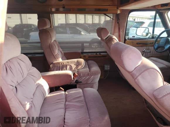 1993 Chevrolet Chevy Van с VIN 1GBEG25K8PF357638, выставлен на аукционе Copart как лот 69878944 с пробегом 170 004 миль миль и Списание • Salvage title. История ставок и продаж доступна на DreamBid. Изображение 11.