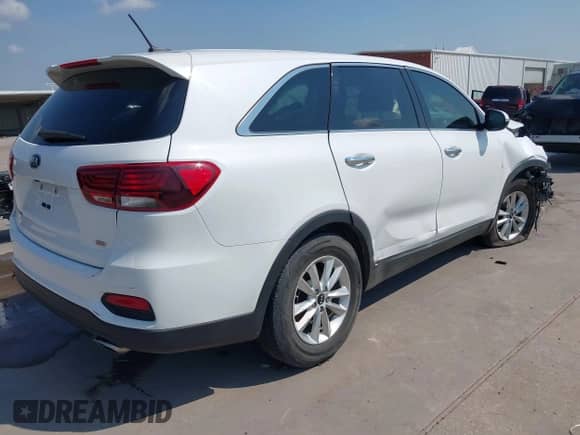 2019 Kia Sorento LX z VIN 5XYPG4A36KG553548, wystawiony jako IAAI lot #42924998 z przebiegiem 130 775 mil mil oraz . Historia ofert i sprzedaży dostępna na DreamBid. Obrazek 4.