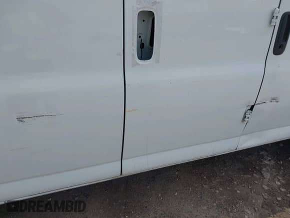 2009 Chevrolet Express Cargo with VIN 1GCFG15X991123160, listed as a IAAI auction lot 42358352 with 168,619 mi miles and . Bid and sale history available at DreamBid. Image 17.