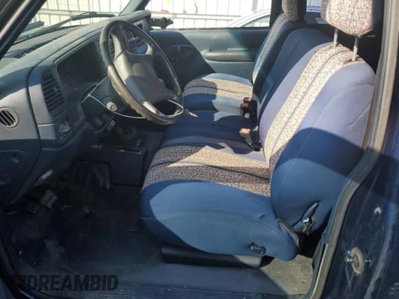 1998 Chevrolet Silverado 2500 с VIN 1GCGK29R7WE181499, выставлен на аукционе Copart как лот 70495914 с пробегом 164 395 миль миль и Списание • Salvage title. История ставок и продаж доступна на DreamBid. Изображение 7.