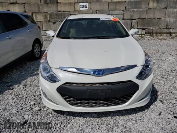 2013 Hyundai Sonata with VIN KMHEC4A40DA100407, listed as a Copart auction lot 81548005 with 84,594 mi miles and Clean title. Bid and sale history available at DreamBid. Image 5.