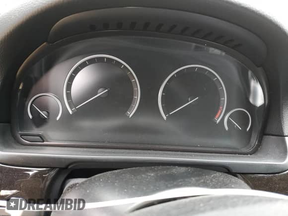 2015 BMW 5 Series 535d xDrive z VIN WBAFV3C5XFD686924, wystawiony jako Copart lot #50305025 z przebiegiem Nie podano mil oraz Szkoda całkowita • Salvage title. Historia ofert i sprzedaży dostępna na DreamBid. Obrazek 9.