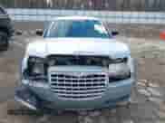 2005 Chrysler 300 300 z VIN 2C3JA43R05H137403, wystawiony jako IAAI lot #41399519 z przebiegiem 135 044 mil mil oraz . Historia ofert i sprzedaży dostępna na DreamBid. Obrazek 12.