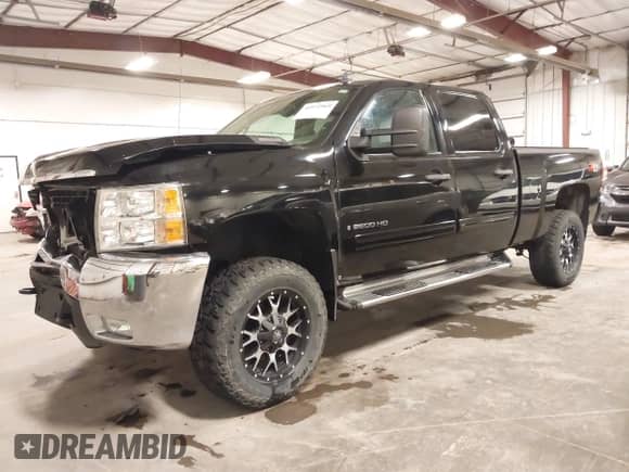 2009 Chevrolet Silverado 2500HD LT z VIN 1GCHK53609F187471, wystawiony jako IAAI lot #41972969 z przebiegiem 298 734 mil mil oraz . Historia ofert i sprzedaży dostępna na DreamBid. Obrazek 2.