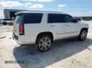 2020 Cadillac Escalade Premium Luxury с VIN 1GYS4CKJ8LR149075, выставлен на аукционе Copart как лот 80820875 с пробегом 67 718 миль миль и Списание • Salvage title. История ставок и продаж доступна на DreamBid. Изображение 3.