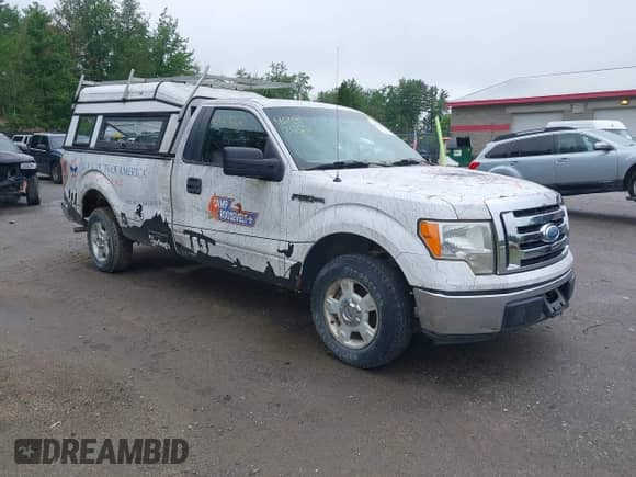 2009 Ford F-150 XL с VIN 1FTRF12899KB32240, выставлен на аукционе IAAI как лот 42437862 с пробегом 174 045 миль миль и . История ставок и продаж доступна на DreamBid. Изображение 1.