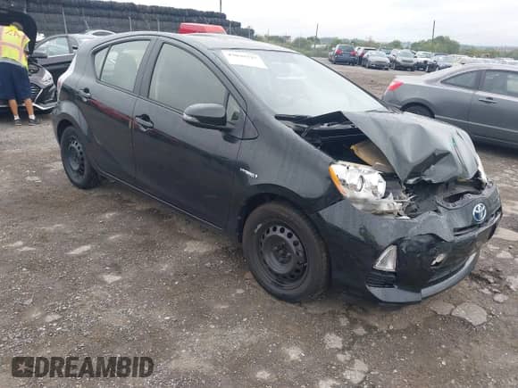 2013 Toyota Prius One z VIN JTDKDTB3XD1545063, wystawiony jako IAAI lot #43039727 z przebiegiem Nie podano mil oraz . Historia ofert i sprzedaży dostępna na DreamBid. Obrazek 1.