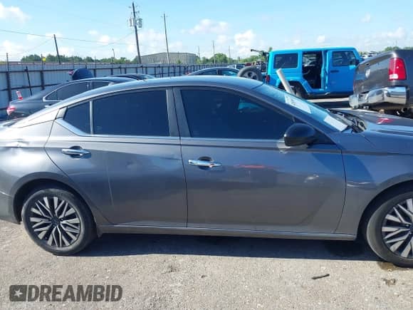 2024 Nissan Altima SV with VIN 1N4BL4DV8RN365562, listed as a IAAI auction lot 42608909 with 38,821 mi miles and . Bid and sale history available at DreamBid. Image 13.