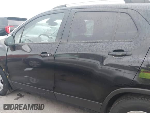 2021 Chevrolet Trax LT z VIN KL7CJLSBXMB306785, wystawiony jako IAAI lot #43415505 z przebiegiem 38 274 mil mil oraz . Historia ofert i sprzedaży dostępna na DreamBid. Obrazek 14.