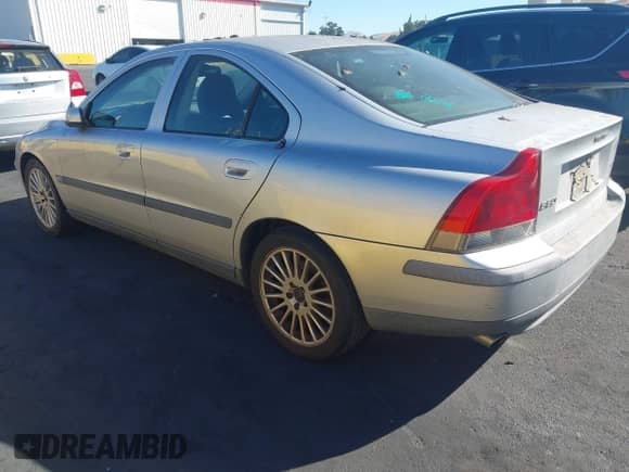 2004 Volvo S60 с VIN YV1RS59V242388043, выставлен на аукционе IAAI как лот 43505136 с пробегом 176 188 миль миль и . История ставок и продаж доступна на DreamBid. Изображение 3.