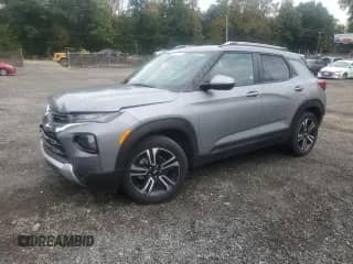 2023 Chevrolet TrailBlazer LT с VIN KL79MPSL5PB189686, выставлен на аукционе Copart как лот 84401835 с пробегом 27 690 миль миль и Списание • Salvage title. История ставок и продаж доступна на DreamBid. Изображение 1.