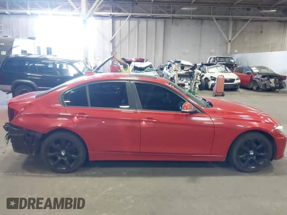 2015 BMW 3 Series 328i z VIN WBA3C1C56FK124284, wystawiony jako IAAI lot #42920808 z przebiegiem 155 068 mil mil oraz . Historia ofert i sprzedaży dostępna na DreamBid. Obrazek 14.