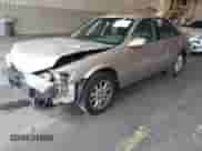 2001 Toyota Camry LE z VIN 4T1BF28K11U960653, wystawiony jako IAAI lot #43200279 z przebiegiem 210 647 mil mil oraz . Historia ofert i sprzedaży dostępna na DreamBid. Obrazek 18.