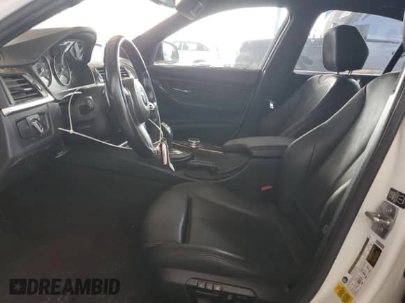 2014 BMW 3 Series 328i с VIN WBA3C1C52EK111501, выставлен на аукционе Copart как лот 70486455 с пробегом 98 698 миль миль и Списание • Salvage title. История ставок и продаж доступна на DreamBid. Изображение 7.