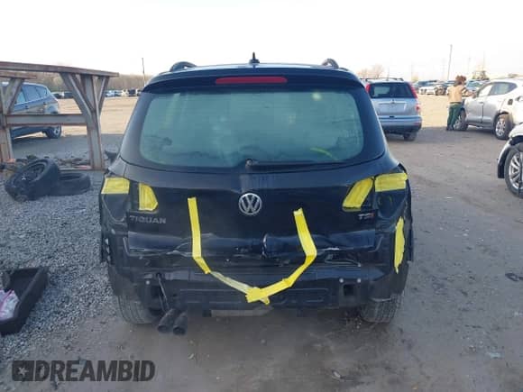 2017 Volkswagen Tiguan S с VIN WVGAV7AX2HK000023, выставлен на аукционе IAAI как лот 41971308 с пробегом 112 350 миль миль и . История ставок и продаж доступна на DreamBid. Изображение 17.