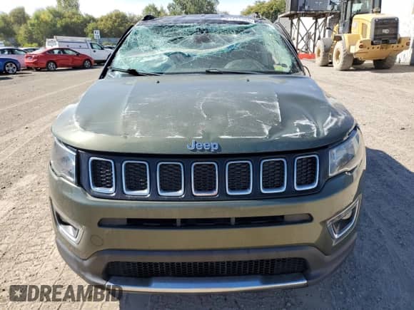 2019 Jeep Compass Limited z VIN 3C4NJDCBXKT840140, wystawiony jako Copart lot #84477385 z przebiegiem 62 340 mil mil oraz Czysty tytuł • Clean title. Historia ofert i sprzedaży dostępna na DreamBid. Obrazek 5.